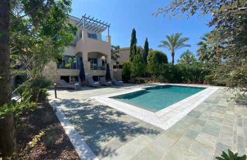 Neo Chorio Villa | Phaedrus Living Amorosa 13 Beachside Villa