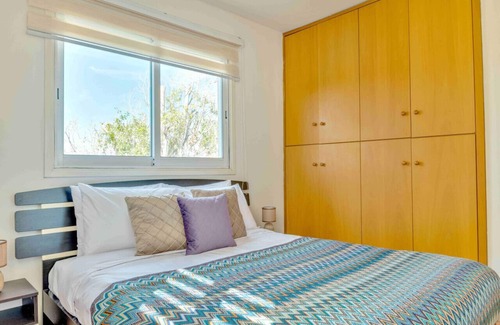 Strovolos Apartment | Phaedrus Living: Modern City Flat Elpida