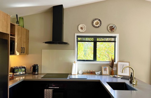 Upper Moutere Cottage | Pheasant Lodge - a touch of luxury in the countryside