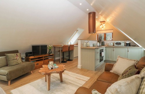 Old Gore Cottage | PHEASANTS RISE APARTMENT, pet friendly, with a garden in Ross-On-Wye