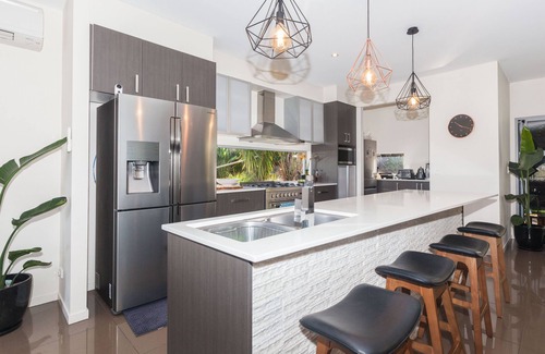 Gold Coast House | Phoebe Darling Holiday House (limited season)