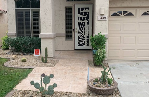Legacy House | Phoenix 4 Bedroom Villa on Golf Course Sleeps 8-10, Private Heated Pool, Hot Tub