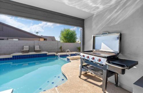 Villa De Paz House | Phoenix 4 Br Retreat Pool Dog Friendly Games