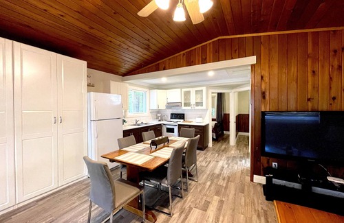 Washago Cottage | "phoenix" Cottage