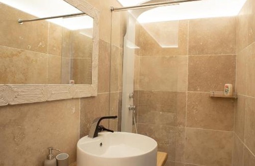 Ginasservis House | PHOENIX maison d'hôtes & SPA