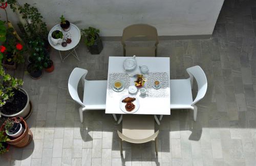 Colle di Val d'Elsa Apartment | Piazza Arnolfo 1932