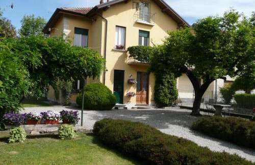 Travedona-Monate Bed & Breakfast | Piccolo Lago