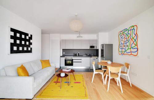 Clichy Apartment | Pick A Flat's Apartments with Terrace in Clichy - Boulevard Jean-Jaures