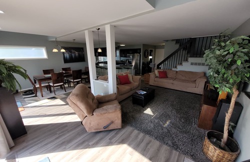 Oxbow House | PICK ME! Updated ELEGANT LAKEFRONT-FREE KAYAKS and PEDDLE BOAT-PETS WELCOME!