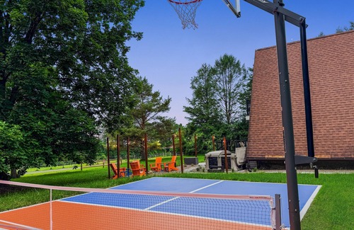 Marietta Ski Chalet | Pickleball + Hot Tub | Luxe A-Frame Escape