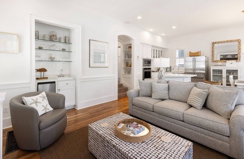 Sunnyside House | Picture Perfect! Carillons Hidden Gem.3BR, sleeps 6-8, Almost Beachfront.