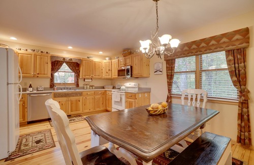 Clayton Cabin | Picturesque Clayton Cabin w/Mountain Views!