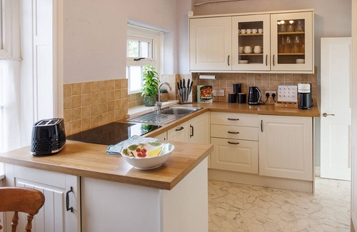 Over Haddon Cottage | Picturesque Luxury Retreat near Bakewell