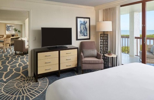 Pelican Bay Resort | Picturesque Resort w/Exclusive Beach Shuttle | Spacious 1BR w/Private Balcony