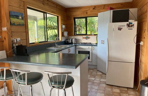 Waikawa Bay House | Picturesque Waikawa - Picton Holiday Home