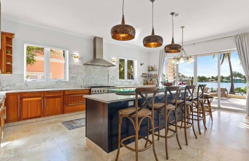 Rum Point House | Pieces of Eight LUXE 6BR Rum Point Villa