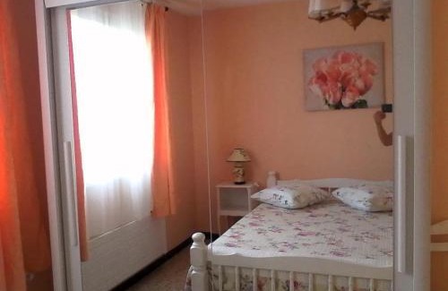 La Seyne-sur-Mer Apartment | Pieds dans l'eau