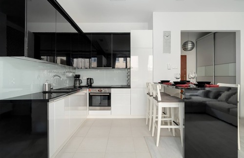Jezyce Apartment | Piekny Apartament z Ogrodkiem i Tarasem & Parking by Noclegi Renters