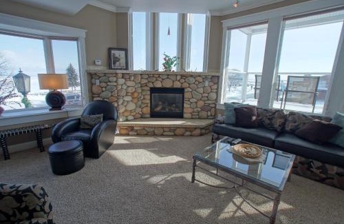 St Ignace Apartment | Pier Harbor #1 & #2
