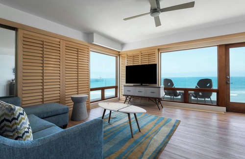 Imperial Beach Hotel | Pier South Resort, Autograph Collection by Marriott