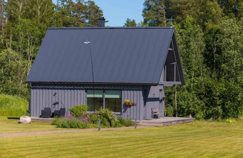 Pohja-Parnumaa Parish House | Piesta riverside cottage in Soomaa region