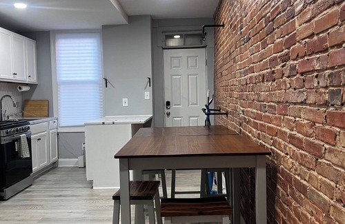 Downtown Baltimore House | Pig Town Charm 2-BD/2-Bath Row House in Baltimore- friendly neighborhood