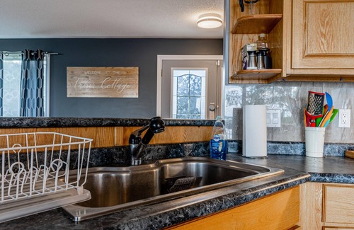 Bobcaygeon Cottage | Pigeon Lakeside Family Cottage With Amazing Views Lots of Activities and Fishing