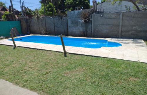 Grand Bourg House | pileta,quincho,parque hasta 8 personas cerca panamericana, mascotas no fiestas, con seña únicamente, confirmar x mensaje de whatsap