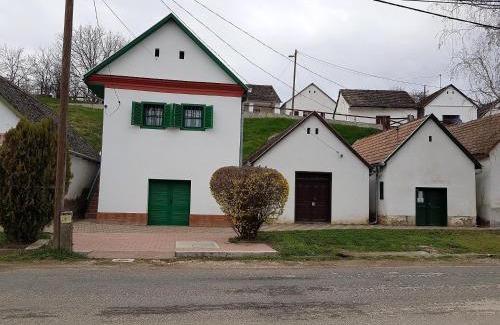Villanykovesd Apartment | Pincesor Apartman