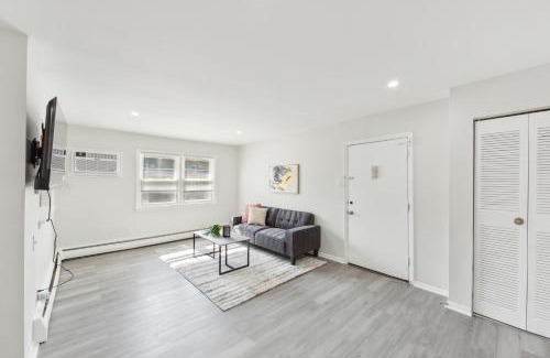 Newark Apartment | Pine Brook 509 I Corporate 15br Apt I Parking