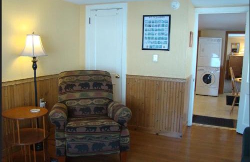 Plattsburgh House | Pine Cottage at Heron Ledge