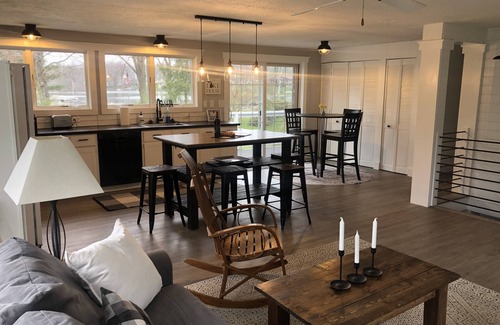 Plainwell House | Pine Cove Cottage: Four bedroom home on Pine Lake