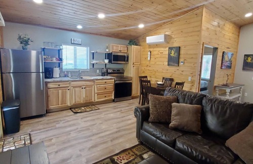 Pine Cabin | Pine Creek Cabins, Cabin #4