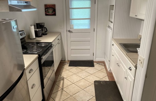 Zion Crossroads Apartment | Pine Grove Apartment: Visit Monticello, wineries, UVA