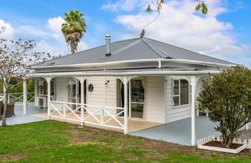 Waikato District Villa | Pine Hill Cottage -Auckland
