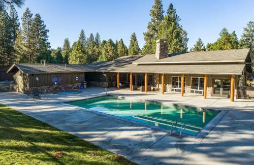RiverWild House | Pine House Retreat