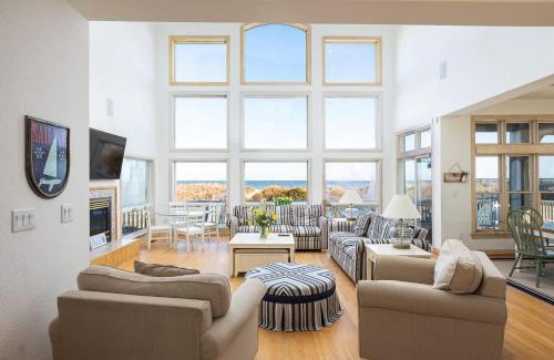 Pine Island House | Pine Island Oceanfront Private Pool and Beach Access