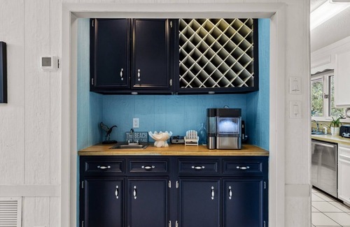Pine Knoll Shores House | Pine Knoll Shores Canal, NC Comfortable Beach Get-Away