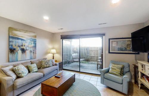 Pine Knoll Shores Apartment | Pine Knoll Townes #2