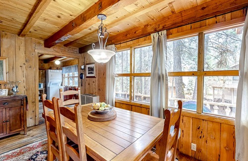 McKinney Estates Cabin | Pine Knolls | Private cabin with hot tub | Pets Welcome