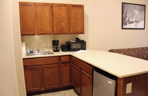 Iron Mountain Hotel | Pine Mountain Ski & Golf Resort