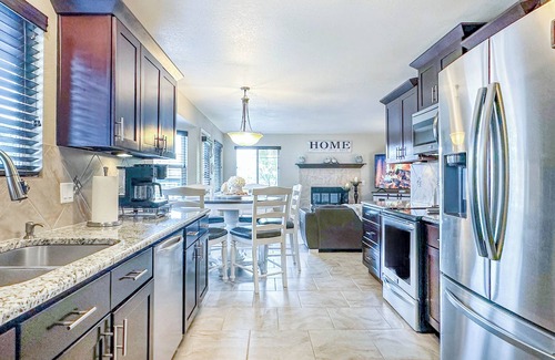 Briargate House | Pine & Peak - Bright, Airy Home w/Big Views in Peaceful Family Area