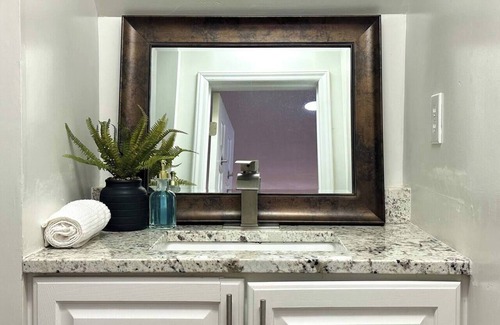 Chapel Hill House | Pine Perch Suite - 10 Mins to Chapel Hill, UNC