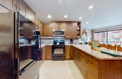 Four O'Clock Resort | Pine Ridge Condominiums
