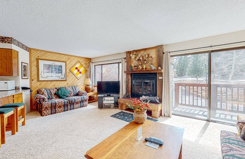 Four O'Clock Resort | Pine Ridge Condominiums