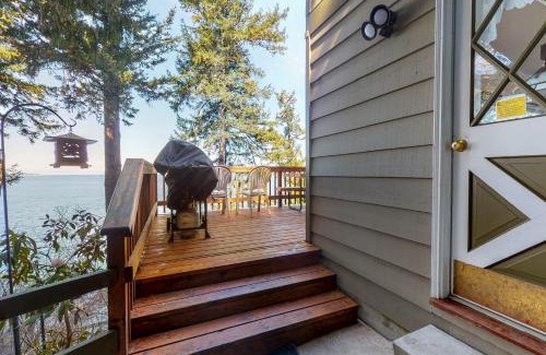 Eastsound House | Pinecone Cabin