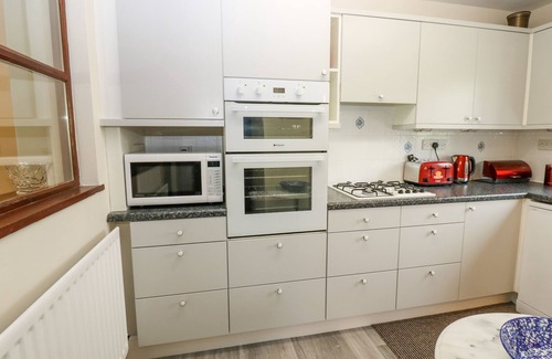 Allendale House | PINEGARTH, family friendly, with a garden in Allendale
