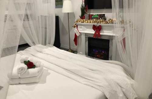 Port Franks Bed & Breakfast | Pinery Bijou Suite