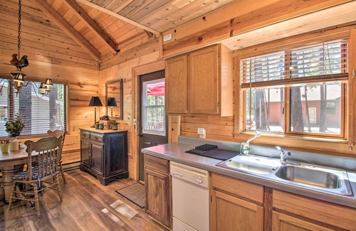 Pinetop Cabin | Pinetop-Lakeside Cabin w/Deck: Hike, Ski & Golf