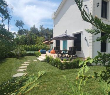Golem House | PineTrees Beach House with swimming pool